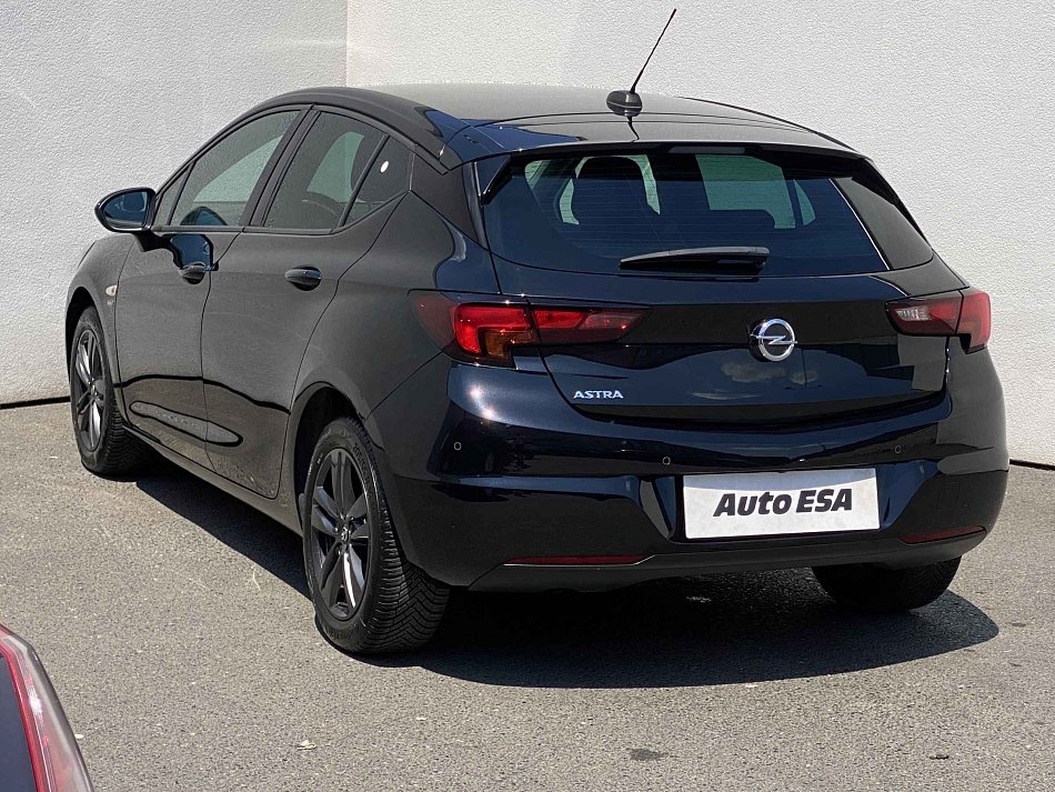 Opel Astra 1.2 T 