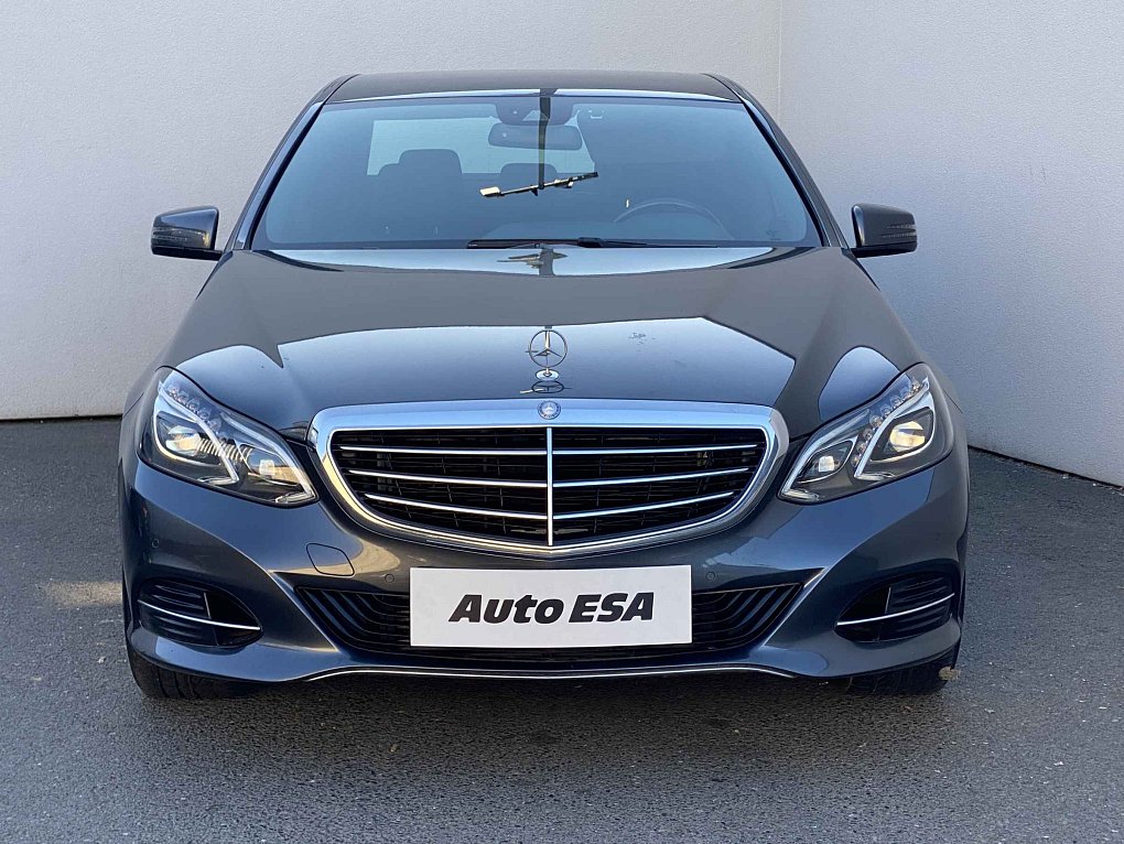 Mercedes-Benz Třída E 2.0i  E200