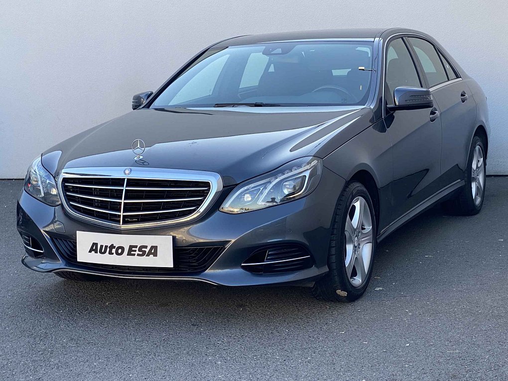 Mercedes-Benz Třída E 2.0i  E200