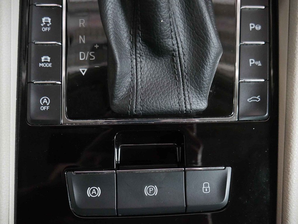 Škoda Superb III 2.0 TDi L&K