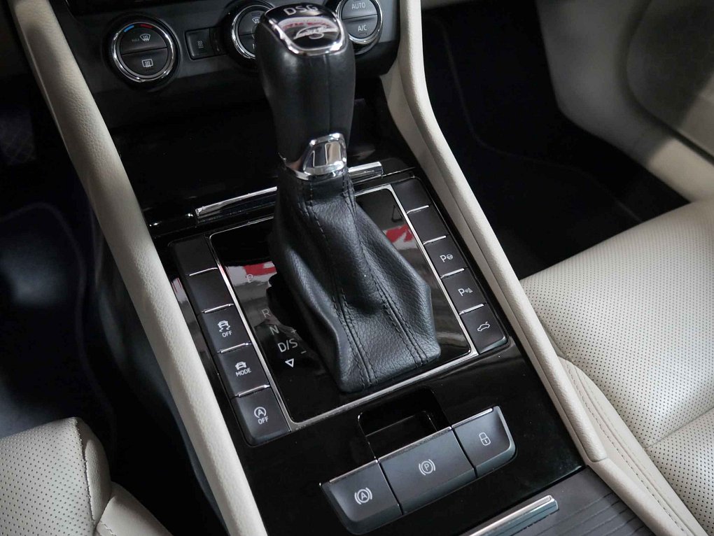 Škoda Superb III 2.0 TDi L&K