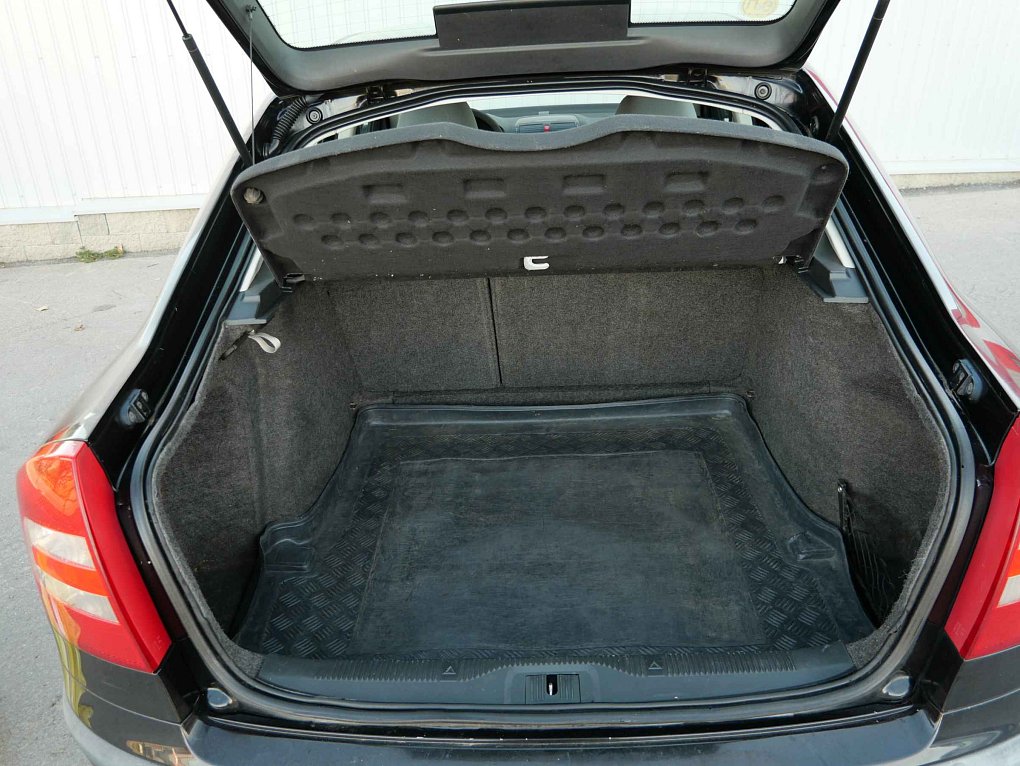 Škoda Octavia II 1.6 MPi 