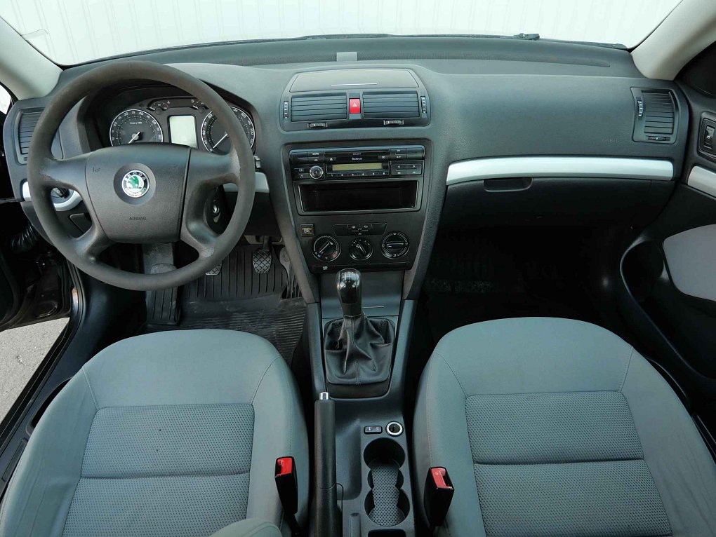 Škoda Octavia II 1.6 MPi 