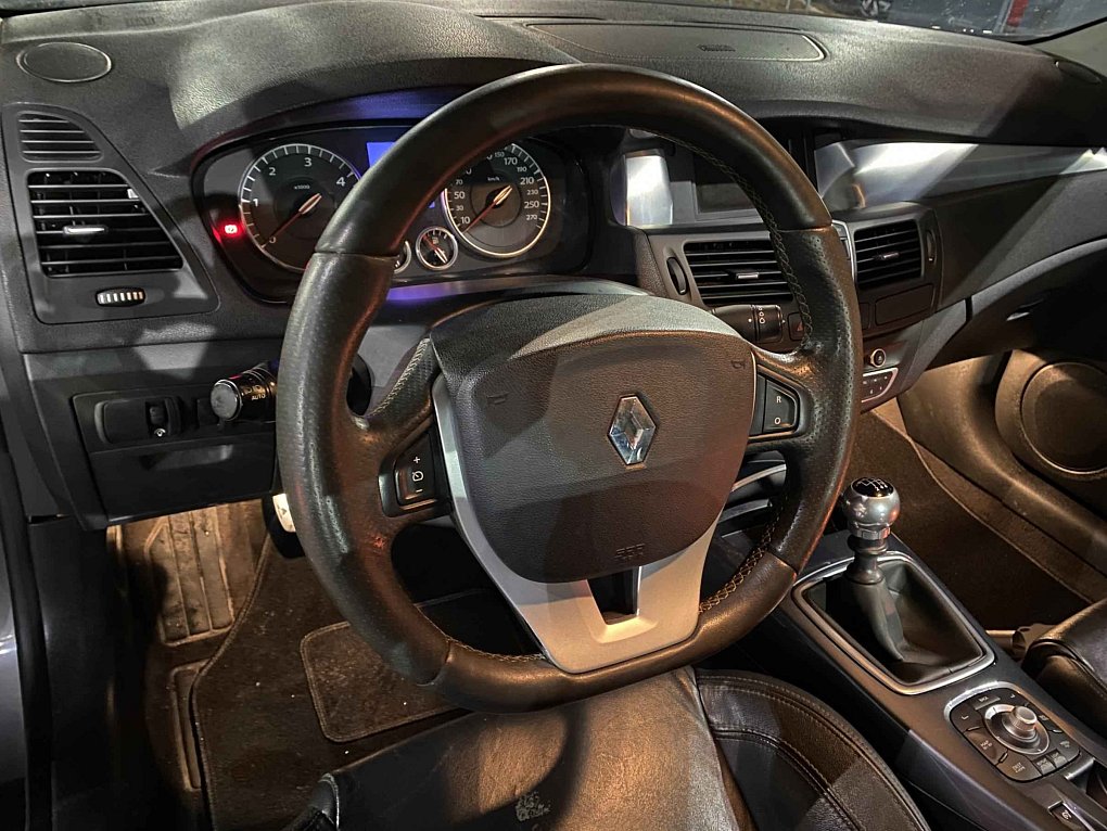 Renault Laguna 2.0 dCi  4Control