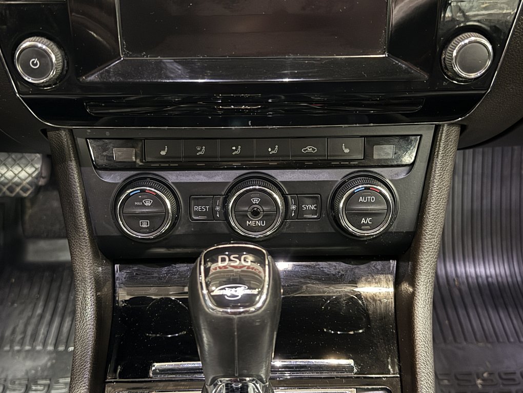 Škoda Superb III 2.0 TDi L&K 4x4