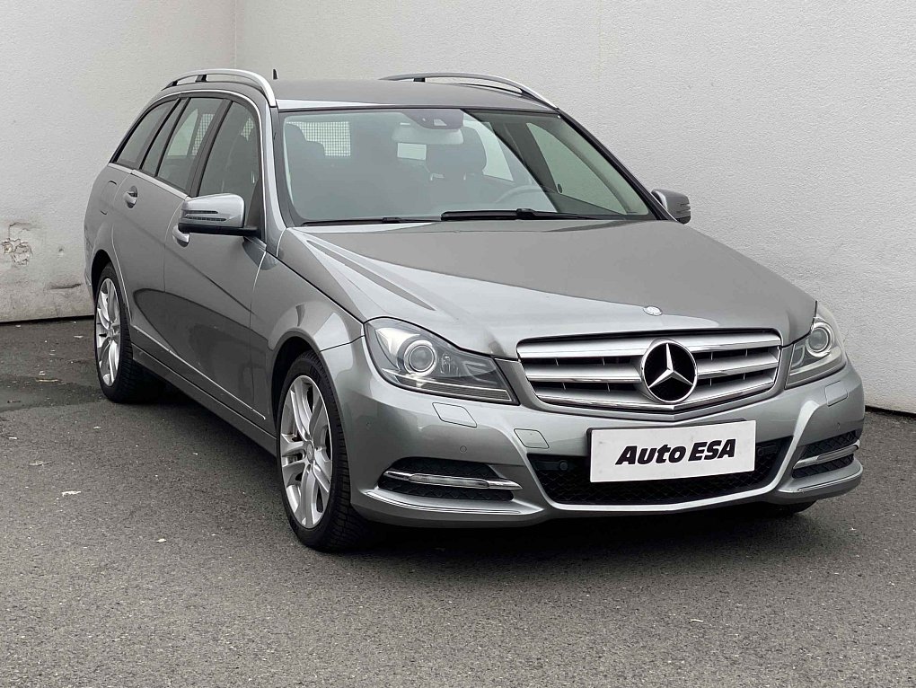Mercedes-Benz Třída C 1.8CGi Avantgarde C200