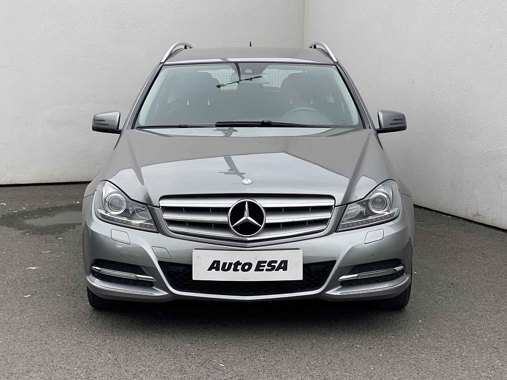 Mercedes-Benz Třída C 1.8CGi Avantgarde C200
