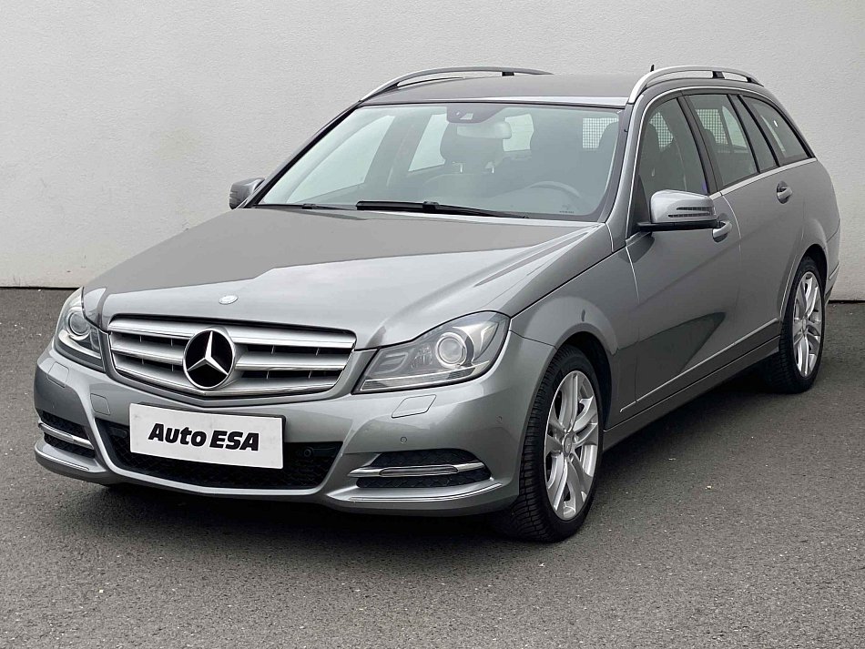 Mercedes-Benz Třída C 1.8CGi Avantgarde C200