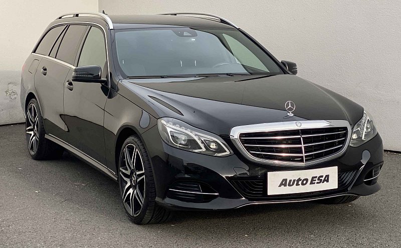 Mercedes-Benz Třída E 2.0 CGi  E200