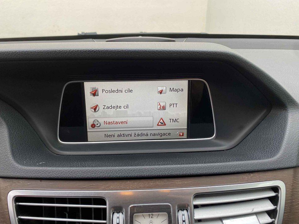 Mercedes-Benz Třída E 2.0 CGi  E200