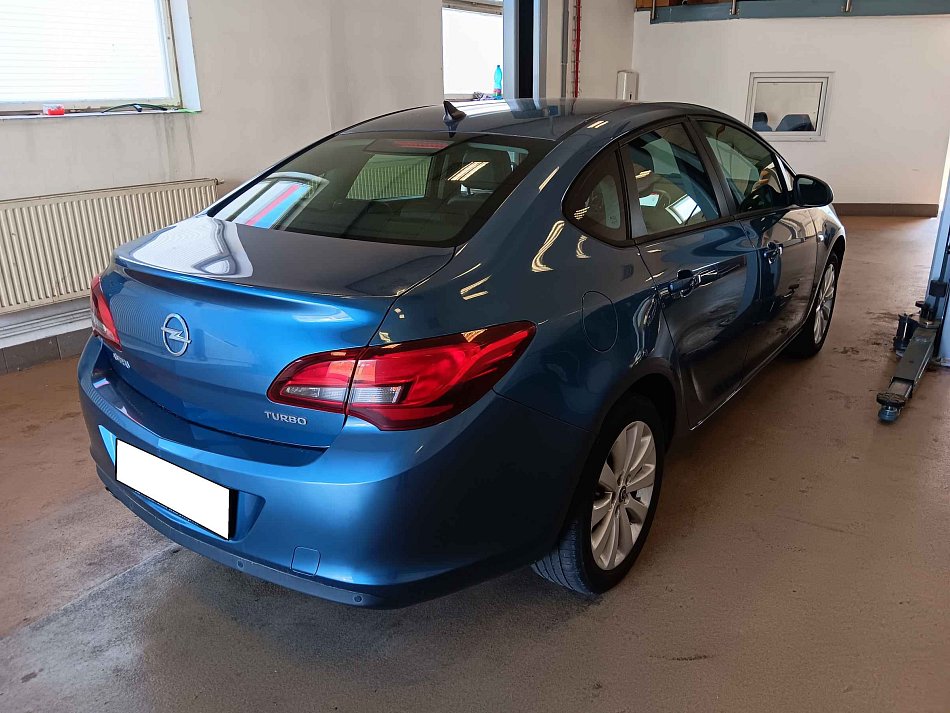 Opel Astra 1.4T 