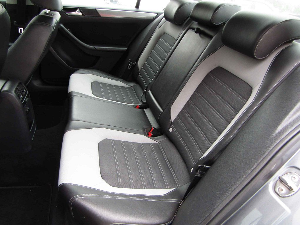 Volkswagen Jetta 1.6 TDi 