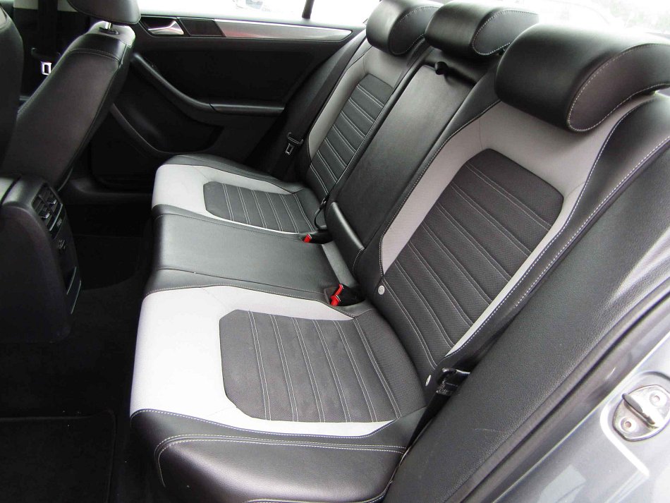 Volkswagen Jetta 1.6 TDi 