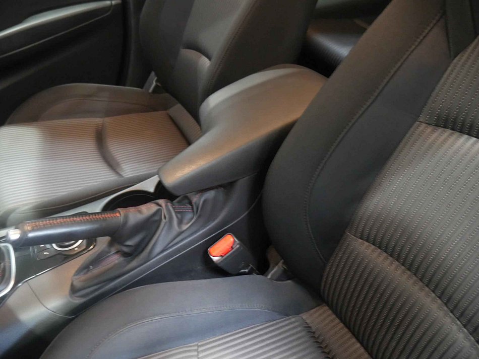 Mazda 3 2.0 i 