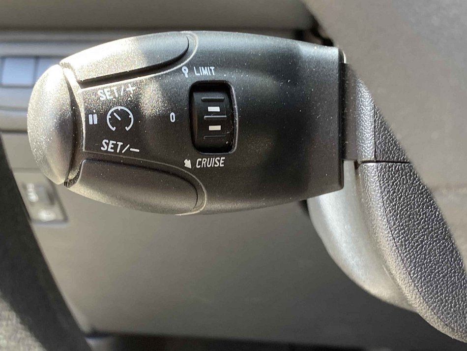 Peugeot 208 1.0 PT 