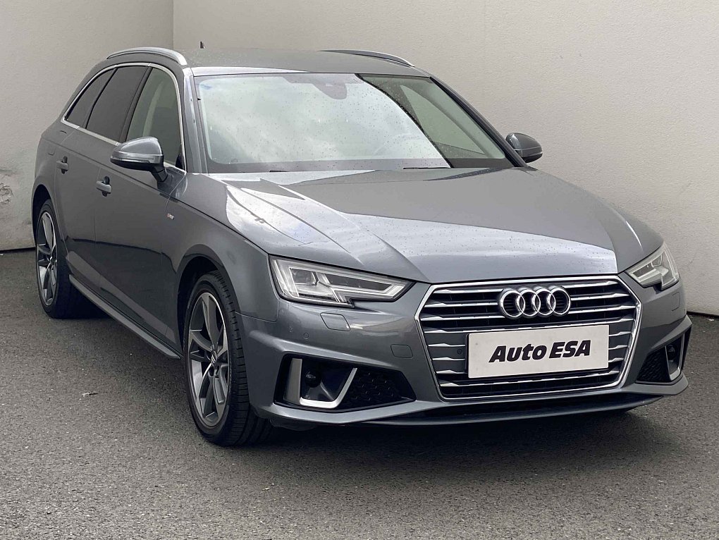 Audi A4 2.0 TDi S-line