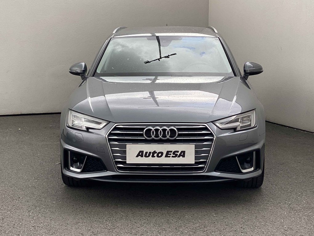 Audi A4 2.0 TDi S-line