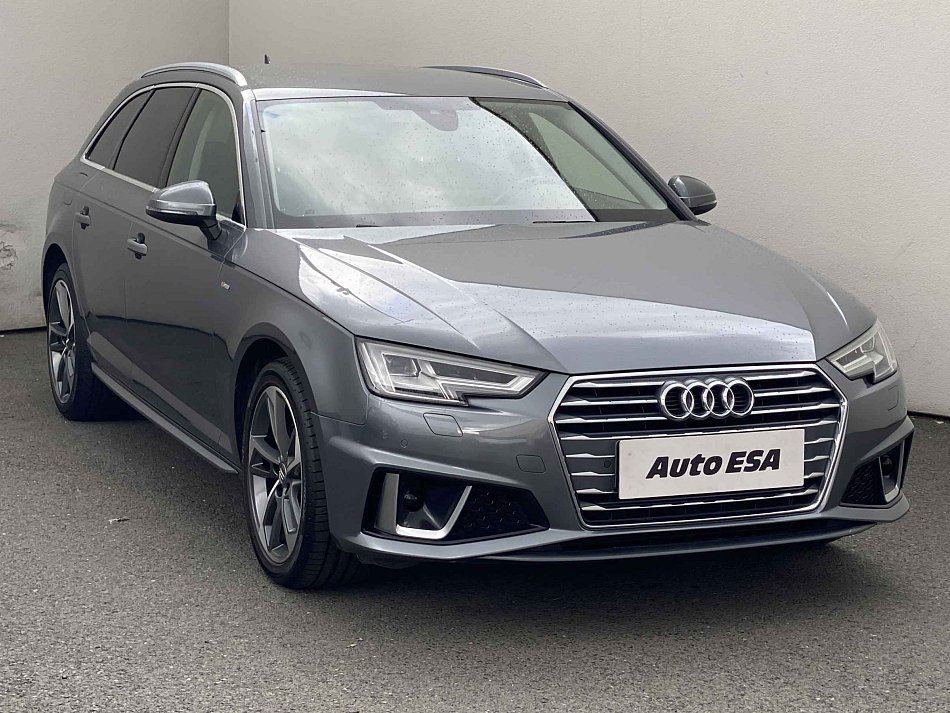 Audi A4 2.0 TDi S-line
