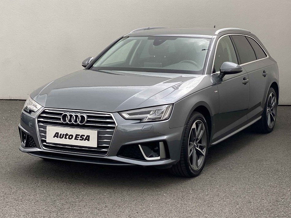 Audi A4 2.0 TDi S-line