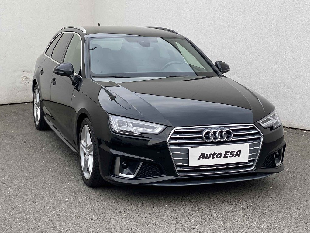 Audi A4 2.0 TDi S-line