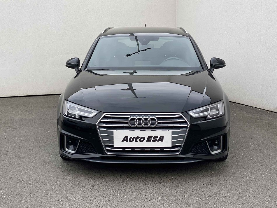 Audi A4 2.0 TDi S-line