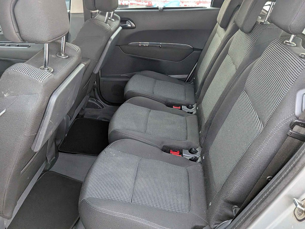 Peugeot 5008 1.6 HDi 
