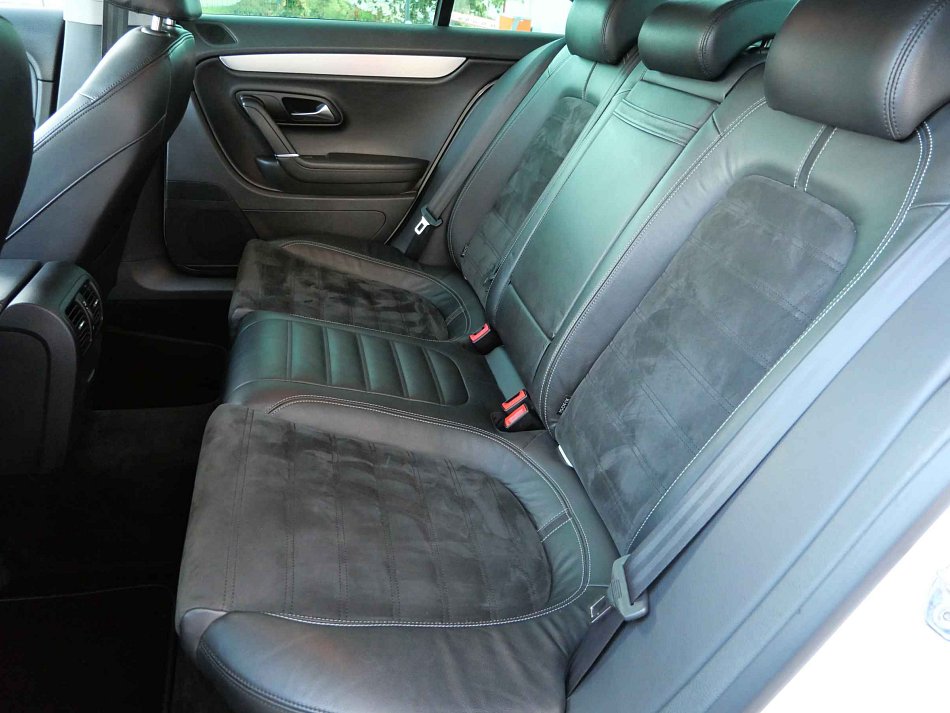 Volkswagen Passat CC 2.0 TDi 
