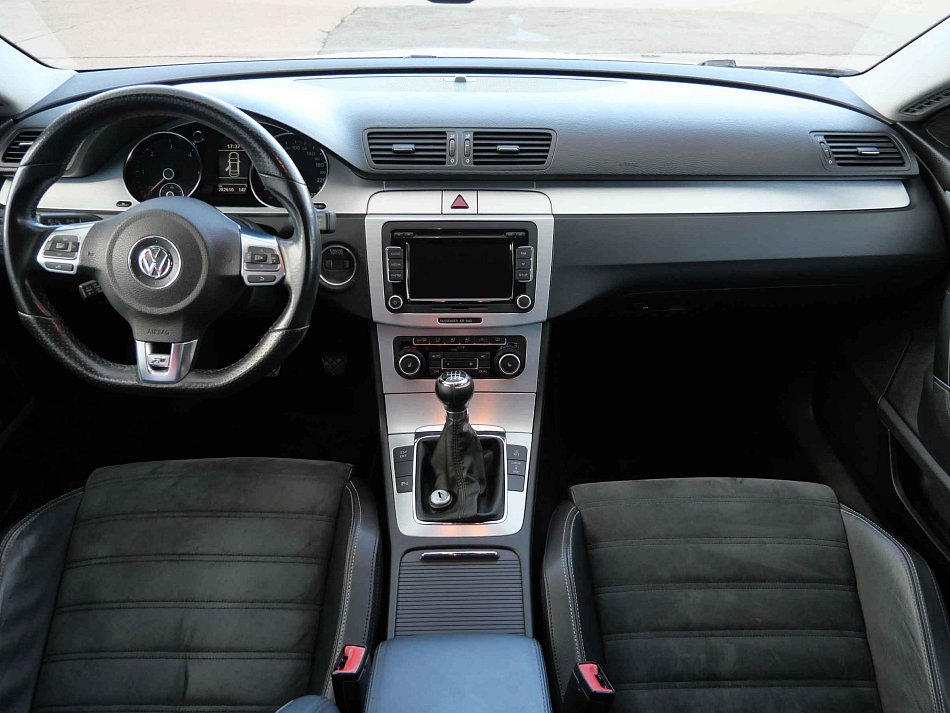 Volkswagen Passat CC 2.0 TDi 