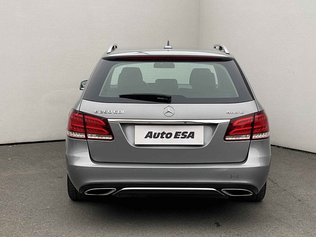 Mercedes-Benz Třída E 2.2 CDi  E250 4Matic