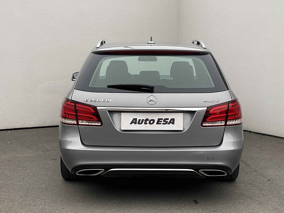 Mercedes-Benz Třída E 2.2 CDi  E250 4Matic