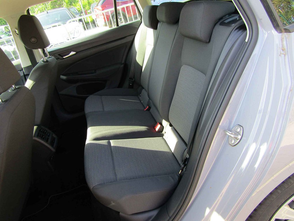 Volkswagen Golf 1.0TSi 