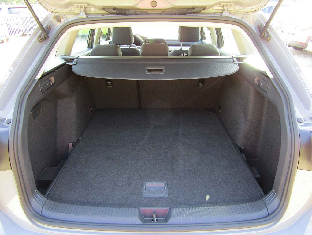 Volkswagen Golf 1.0TSi 