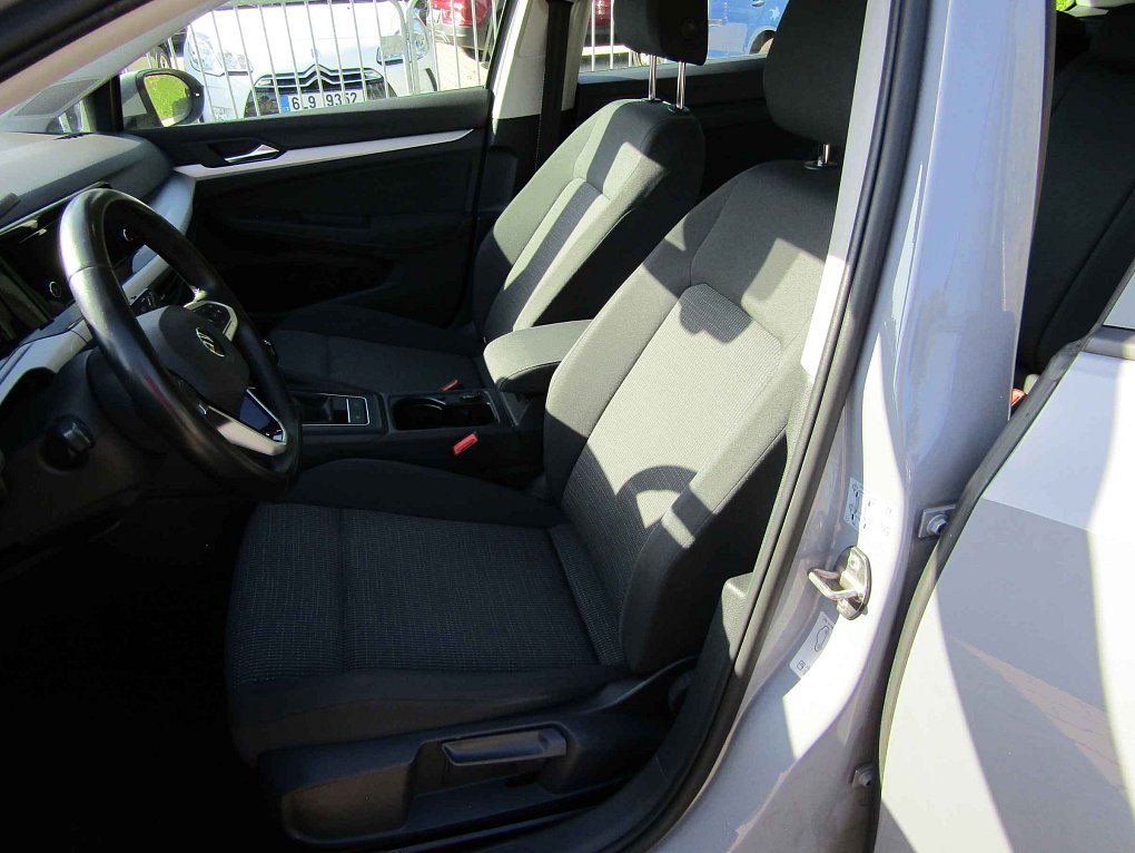 Volkswagen Golf 1.0TSi 