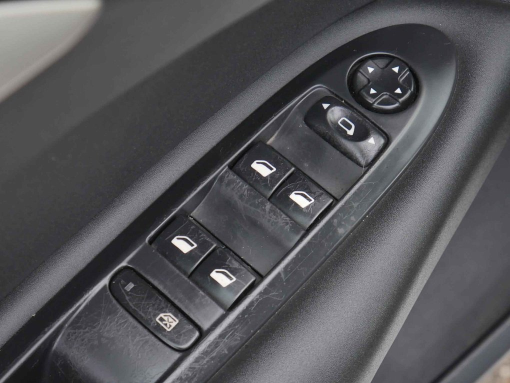 Citroën C4 1.6i 