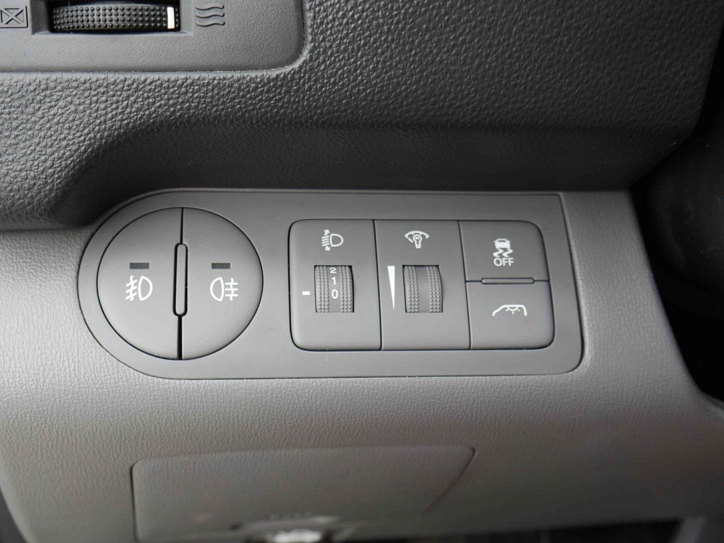 Hyundai H 1 2.5CRDi  8míst