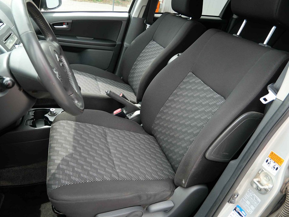 Suzuki SX4 1.6i 