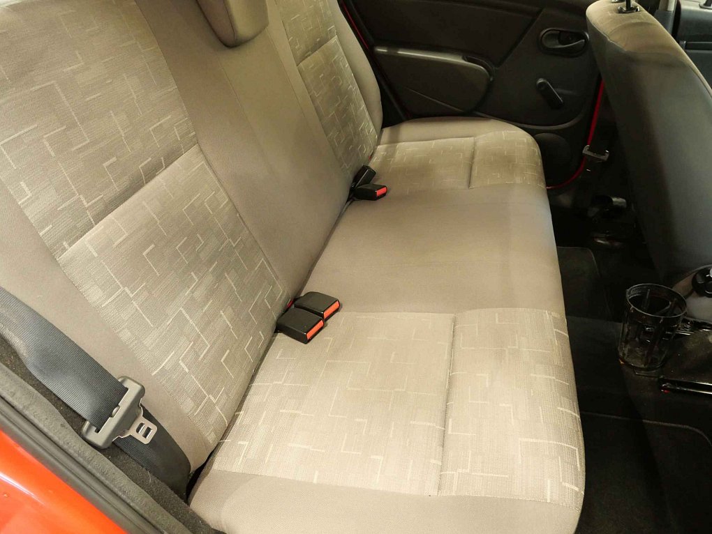 Dacia Sandero 1.4i 