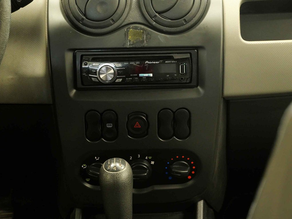 Dacia Sandero 1.4i 