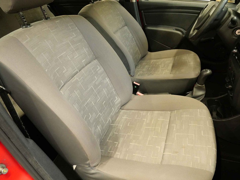 Dacia Sandero 1.4i 