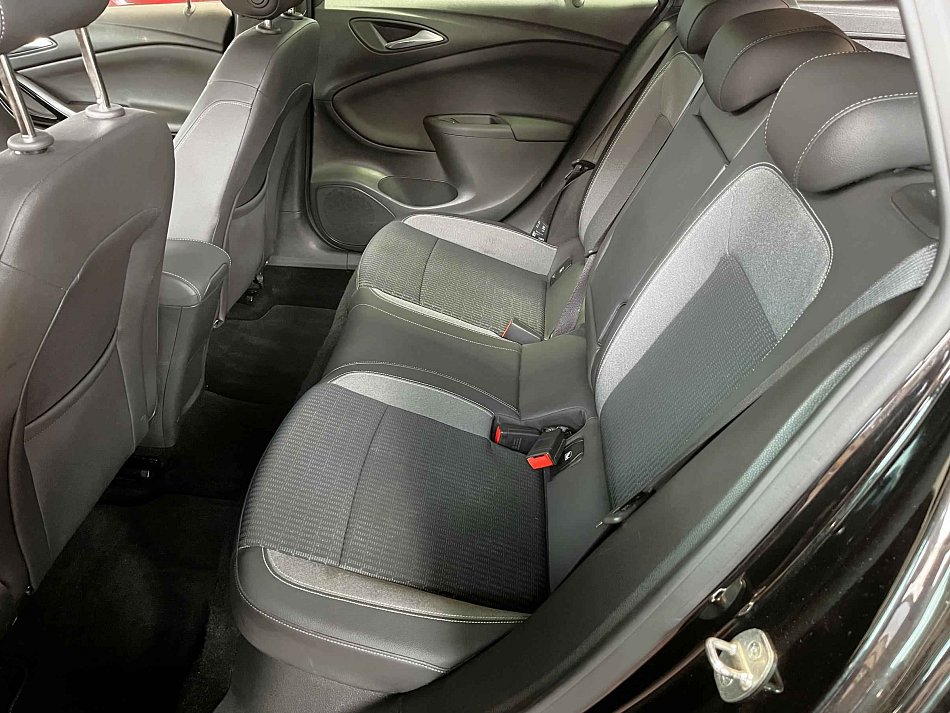 Opel Astra 1.5 CDTi Elegance
