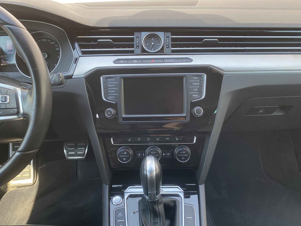 Volkswagen Passat 2.0 TDi R-Line 4Motion