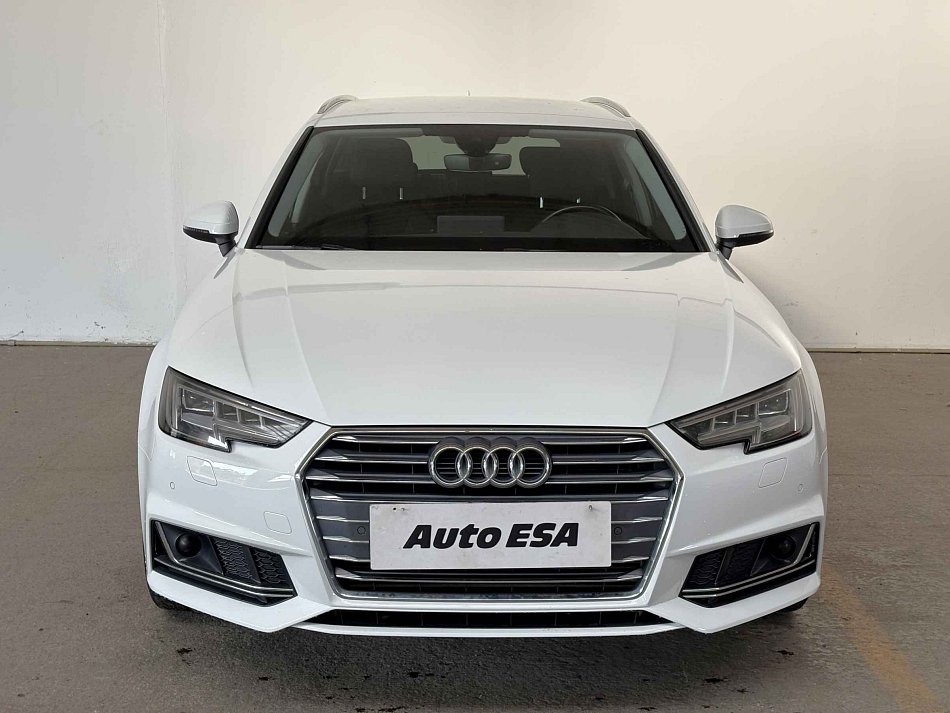 Audi A4 3.0 TDi S-line