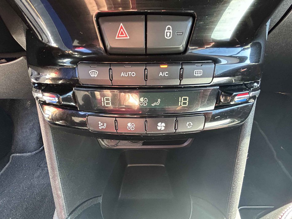 Peugeot 208 1.2PT GT Line