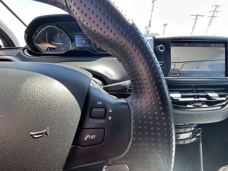 Peugeot 208 1.2PT GT Line