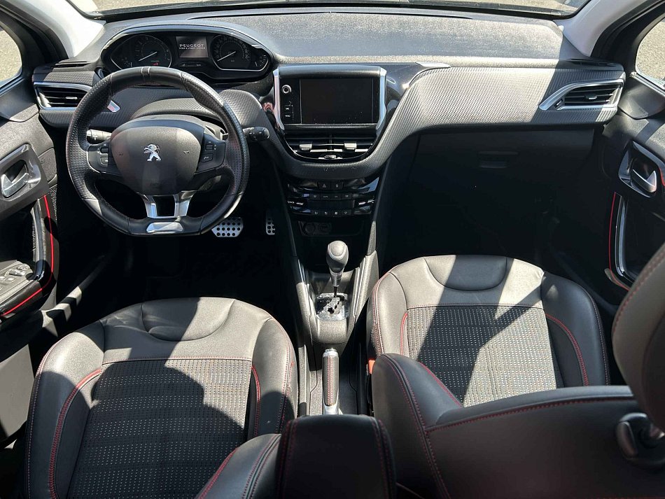 Peugeot 208 1.2PT GT Line