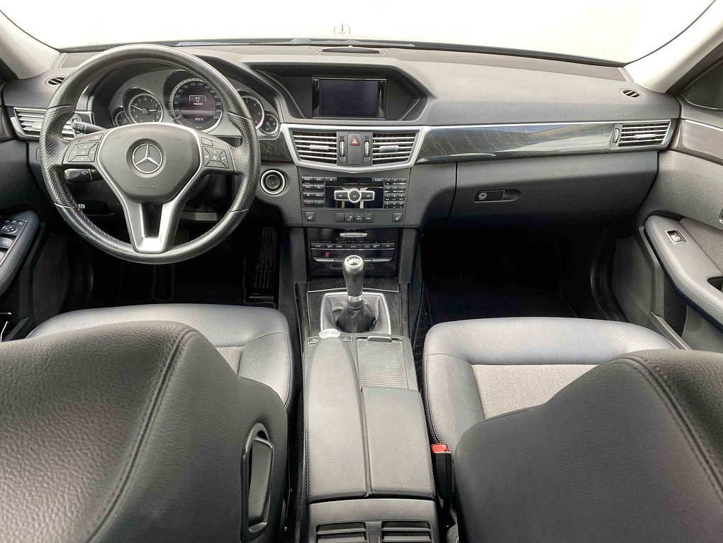 Mercedes-Benz Třída E 2.1 CDi Avantgarde