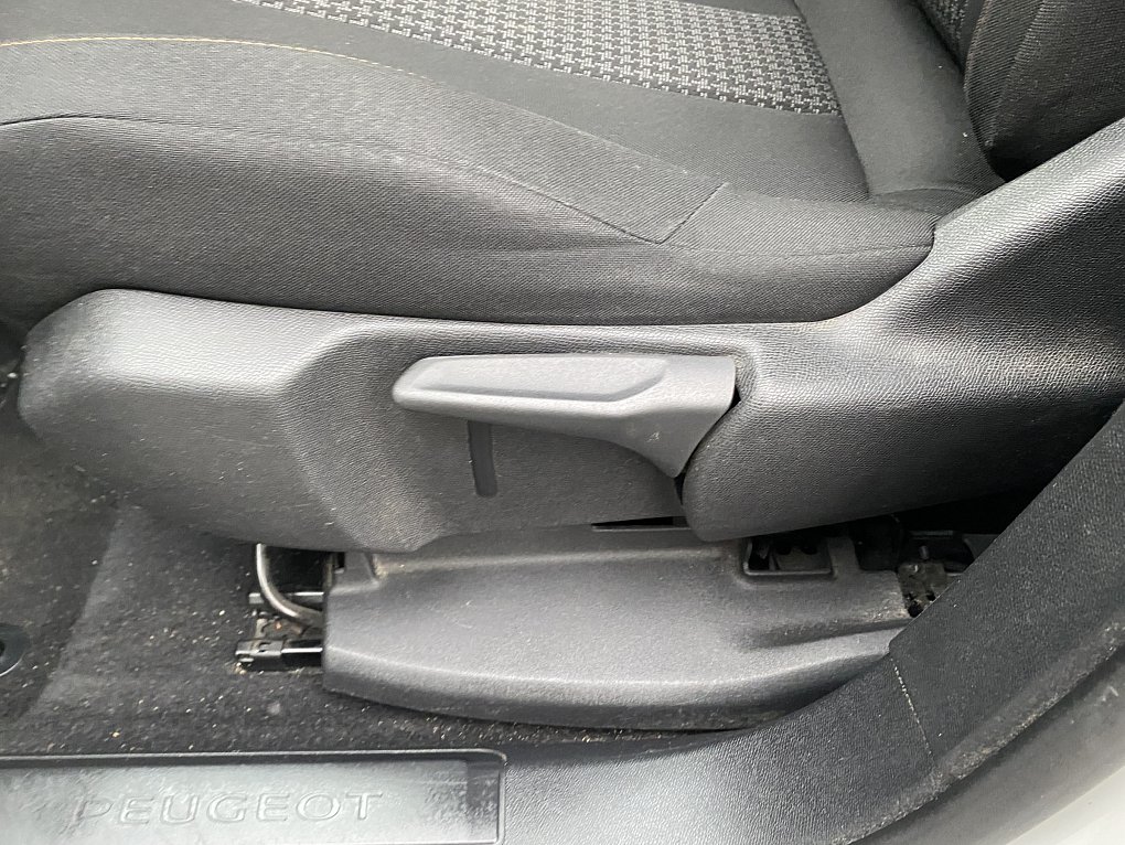 Peugeot 3008 1.5 HDi Active