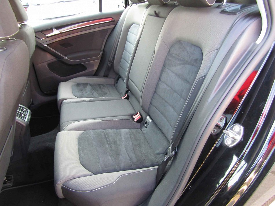 Volkswagen Golf 2.0TDi 