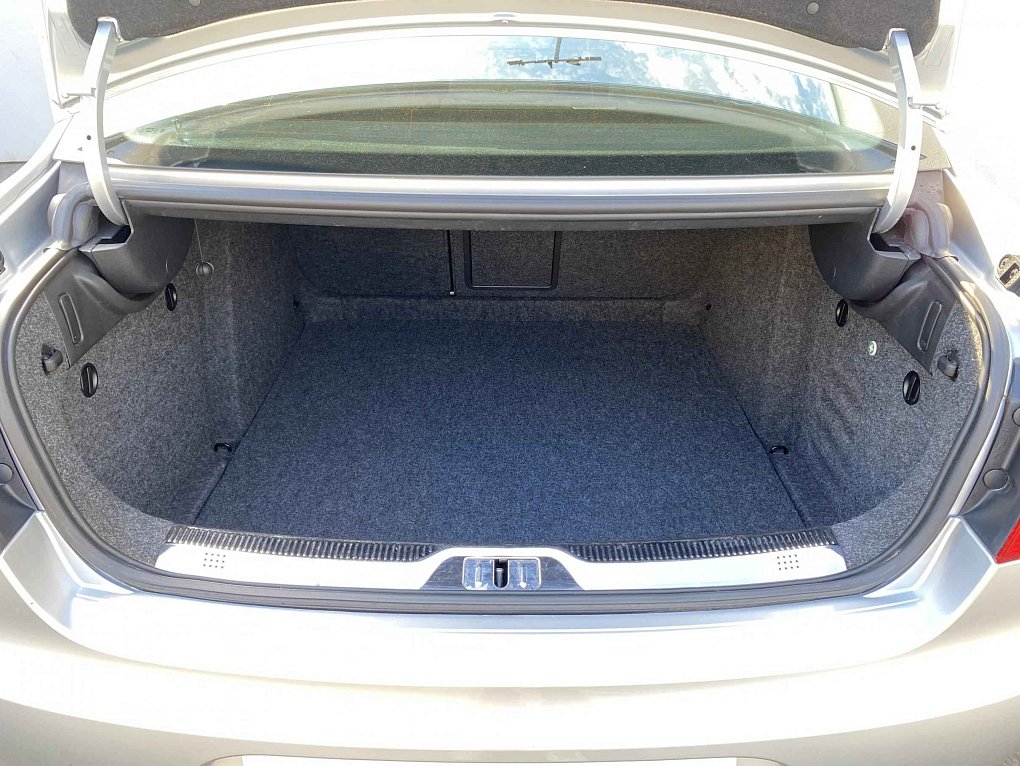 Škoda Superb II 2.0 TDi Ambition
