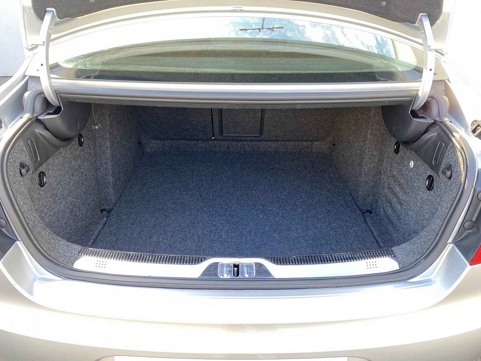 Škoda Superb II 2.0 TDi Ambition